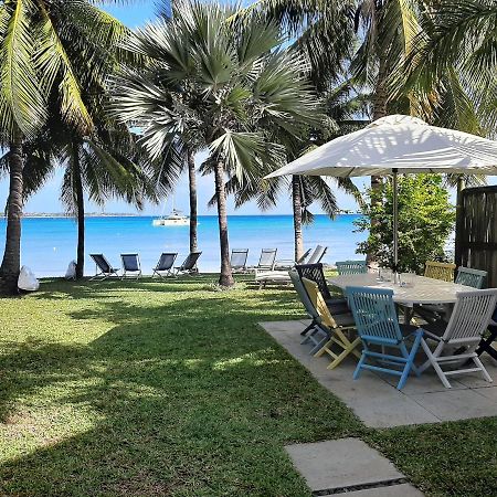 Fantastic Spacious Beachfront Villavacances Grand Baie Exterior foto